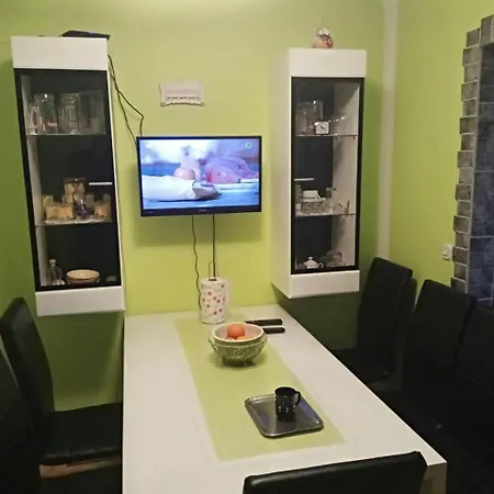 Holiday Peace And Love - Two-bedroom With Terrace And Garden View Διαμέρισμα *