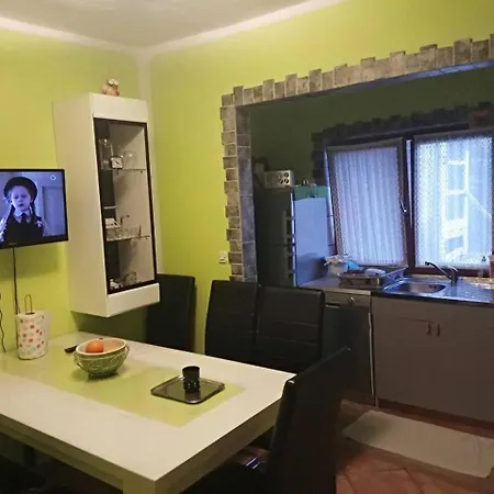 Holiday Peace And Love - Two-bedroom With Terrace And Garden View Apartman